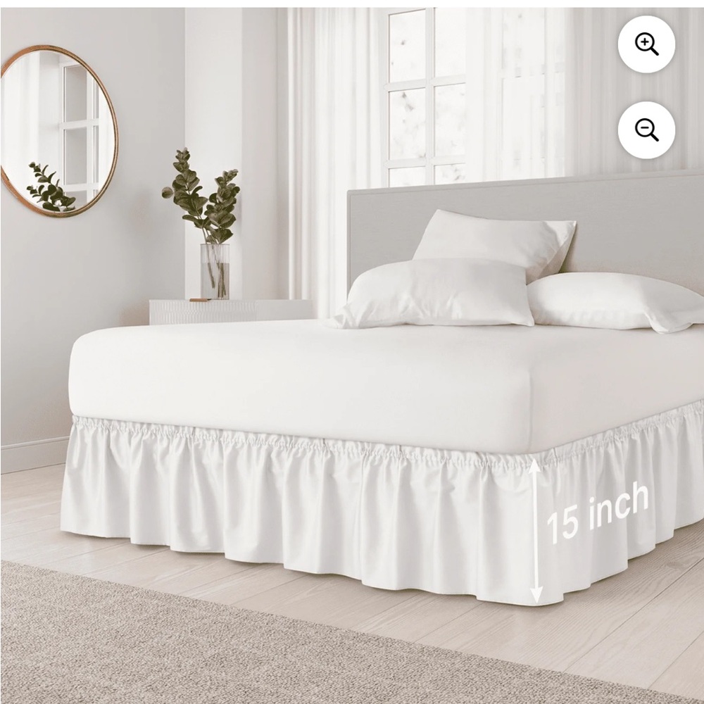 Que Classic White Bed Skirt
